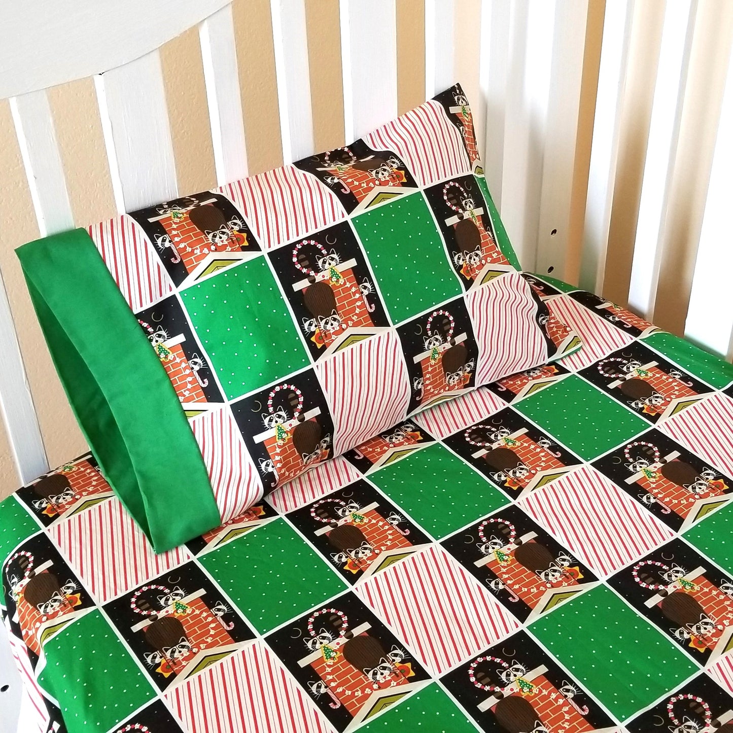 Christmas Crib & Toddler Sheets in Charley Harper Prints