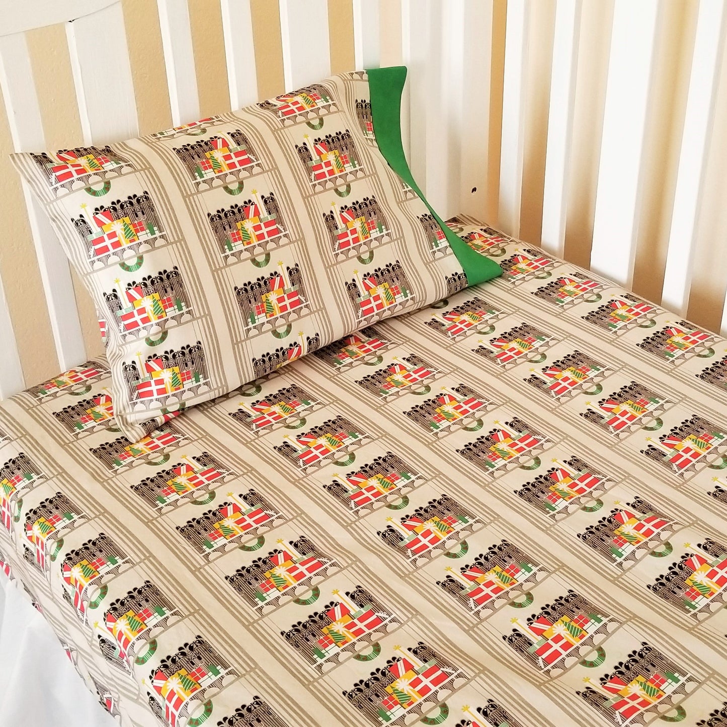 Christmas Crib & Toddler Sheets in Charley Harper Prints