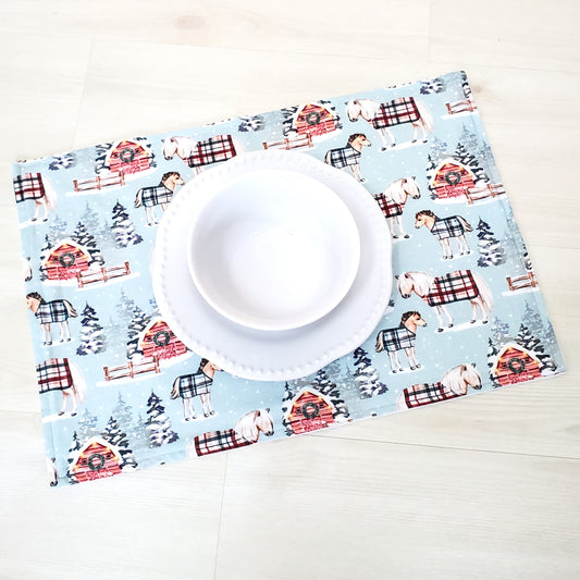 Horse and Barn Winter Placemats in Organic Cotton