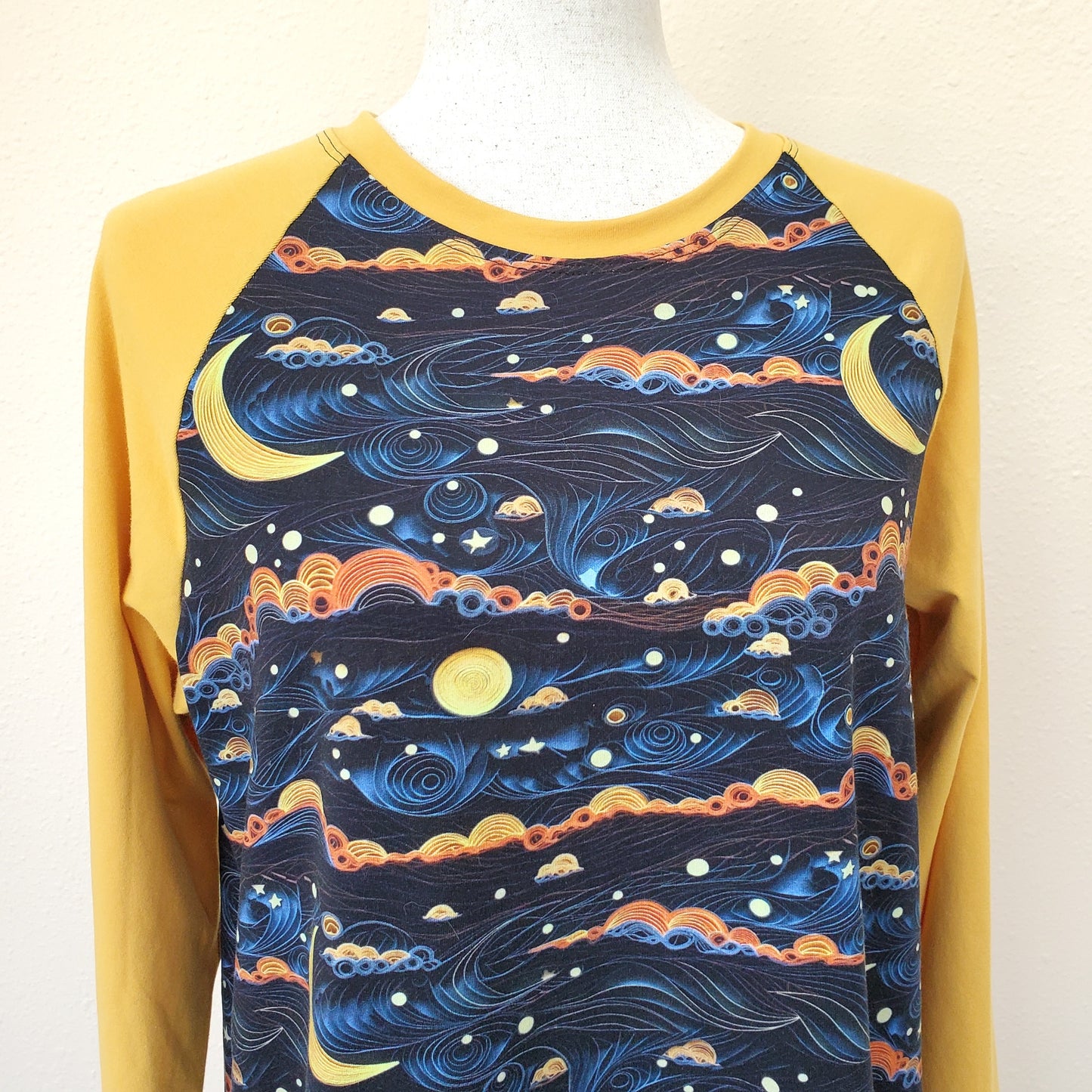 Swirly Sky Pullover for Women in Organic Cotton