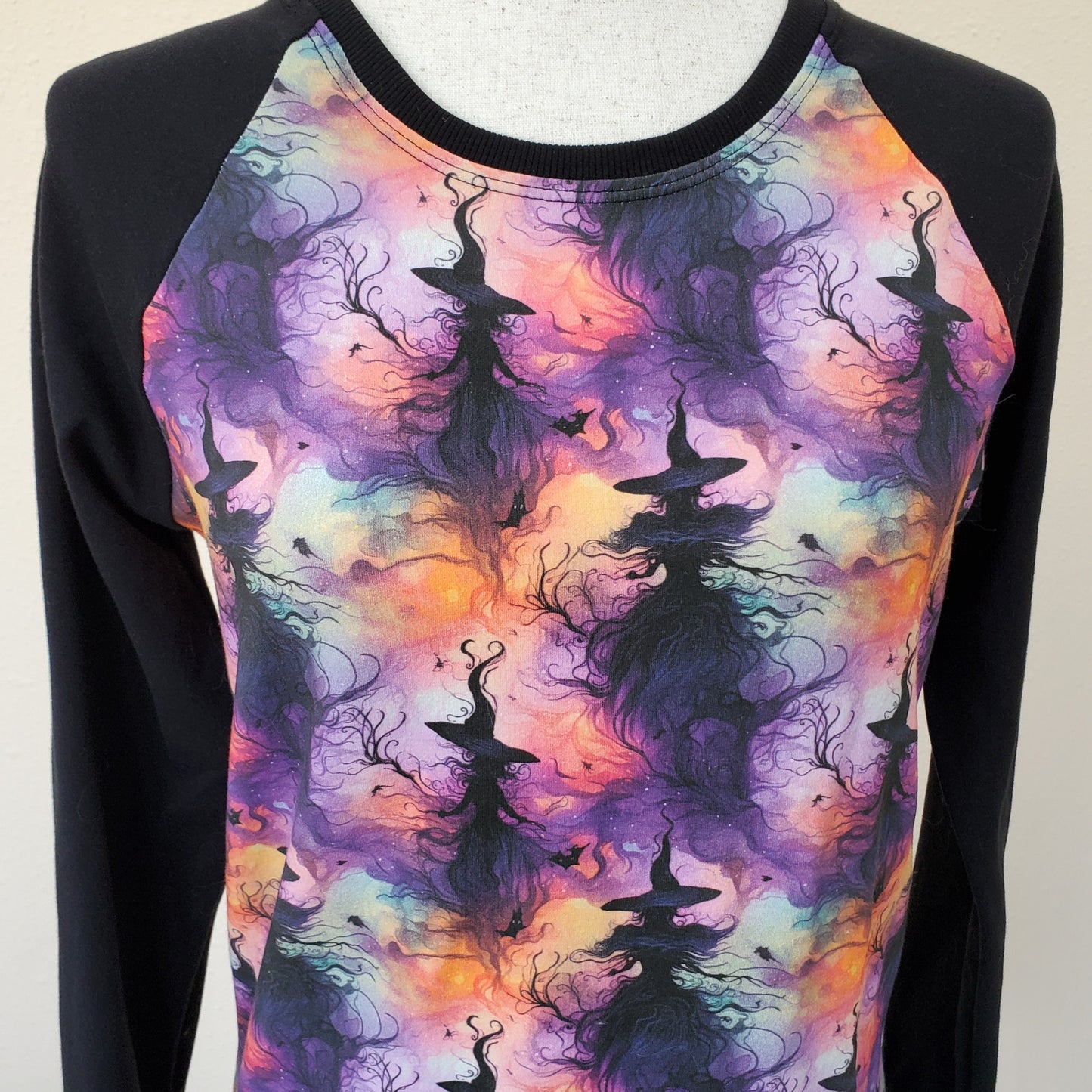 Women's Witch Pullover in Organic Cotton