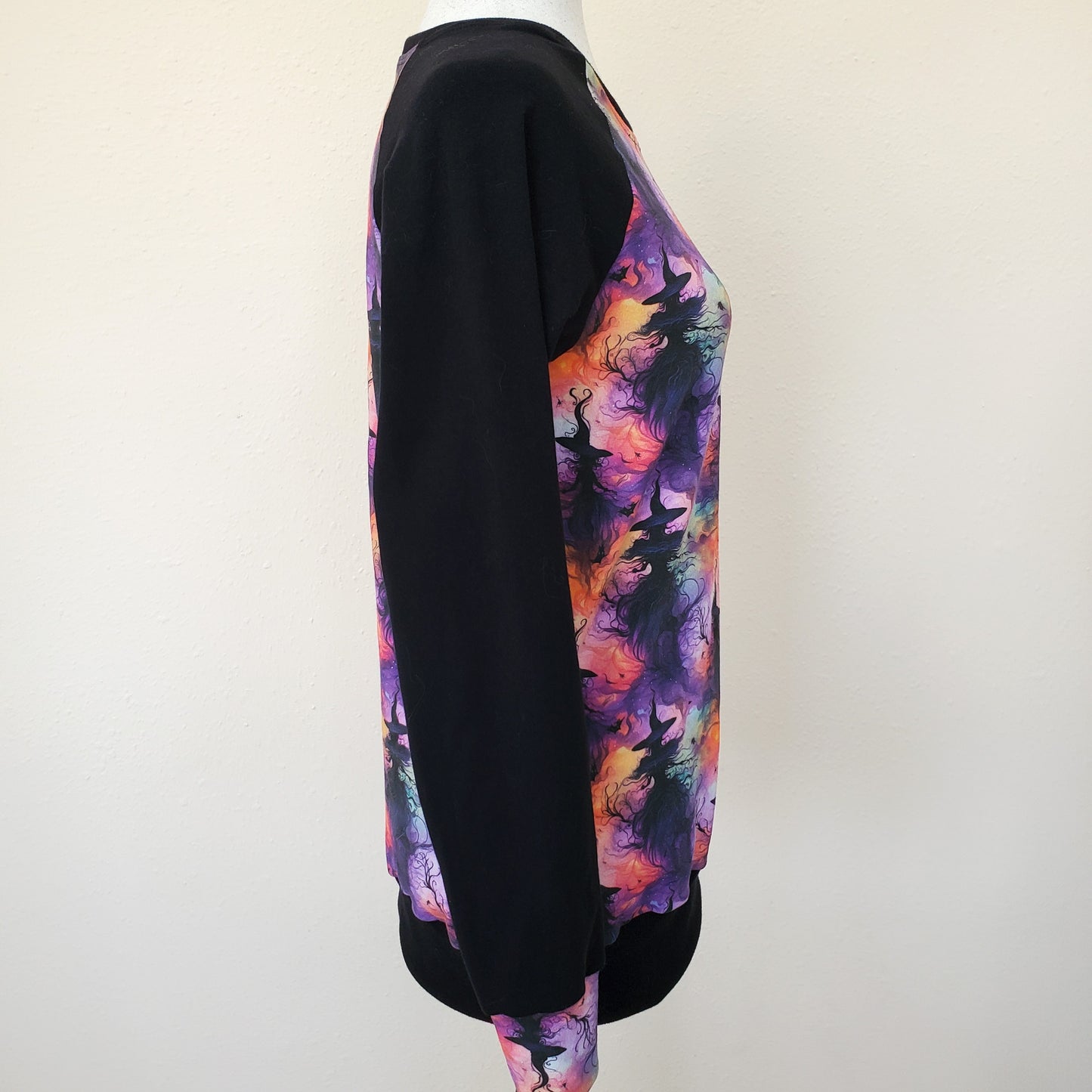 Women's Witch Pullover in Organic Cotton